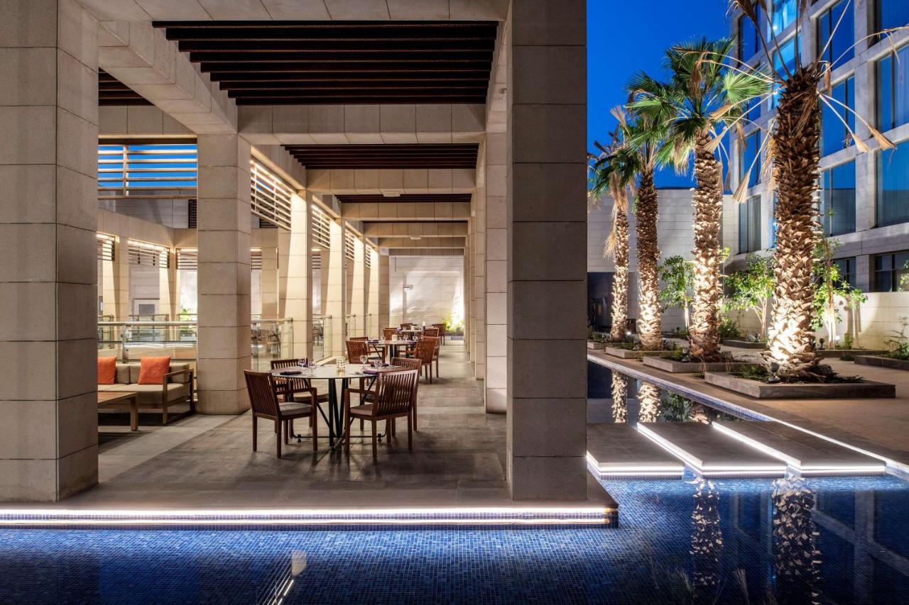 Doubletree Suites By Hilton - Riyadh Financial District Exterior photo