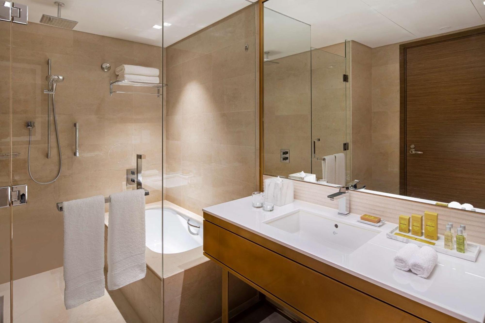 Doubletree Suites By Hilton - Riyadh Financial District Exterior photo