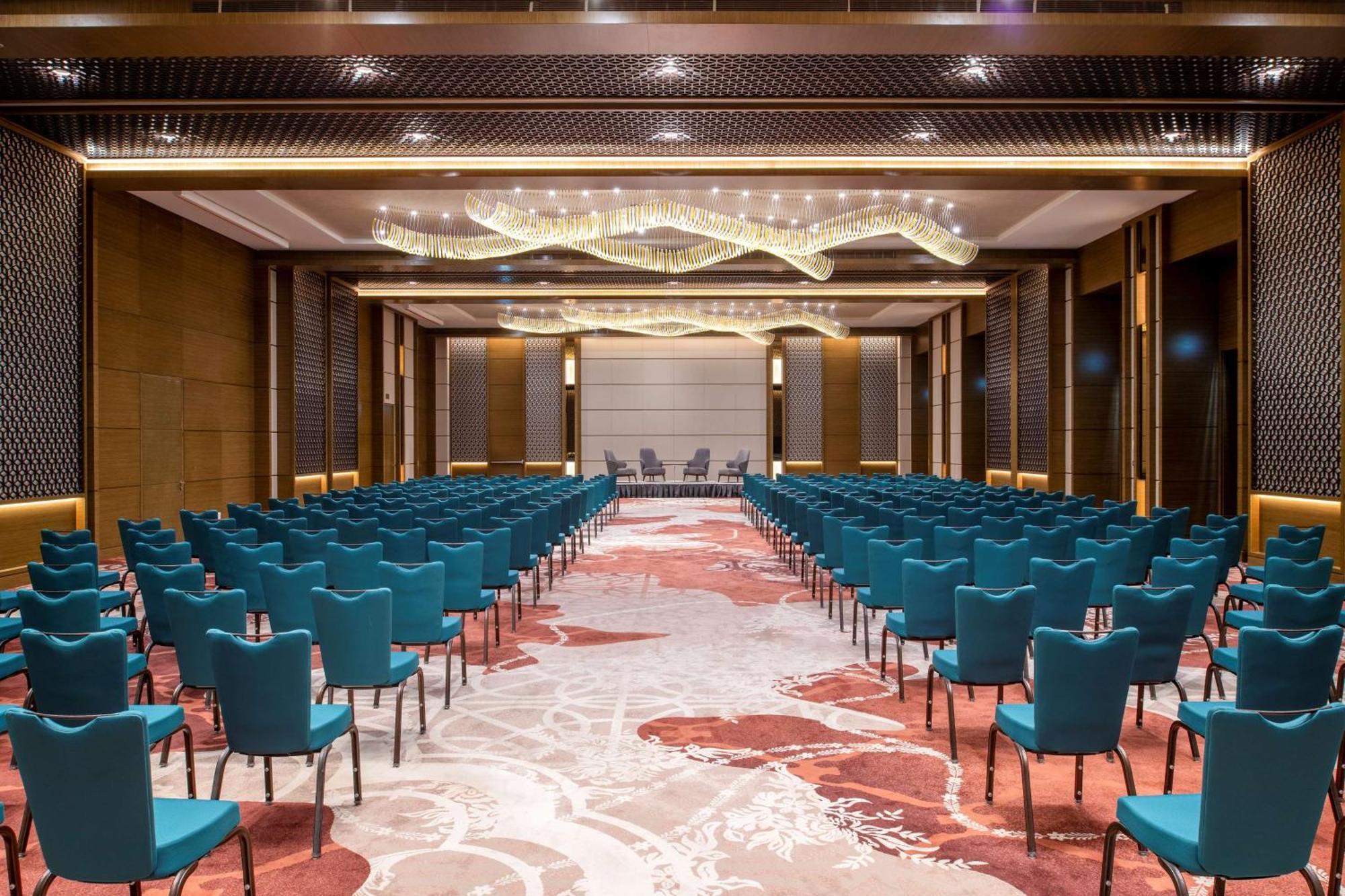 Doubletree Suites By Hilton - Riyadh Financial District Exterior photo