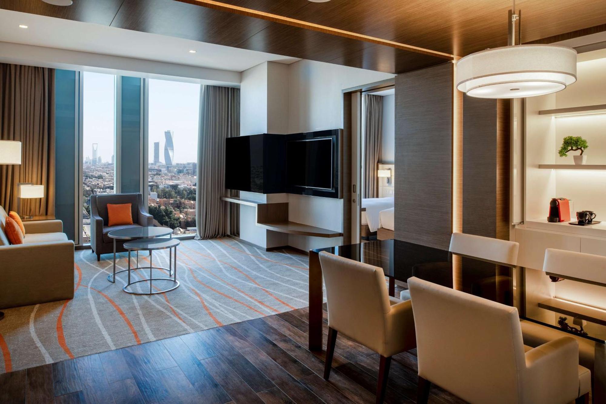 Doubletree Suites By Hilton - Riyadh Financial District Exterior photo